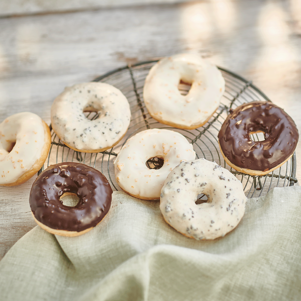 1362103_3_Crunchy-Coating-Cookie-Cream